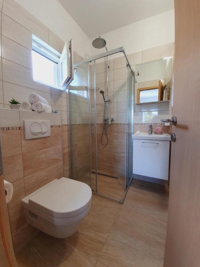Apartmani Starigrad Paklenica - Danijel 외부 사진