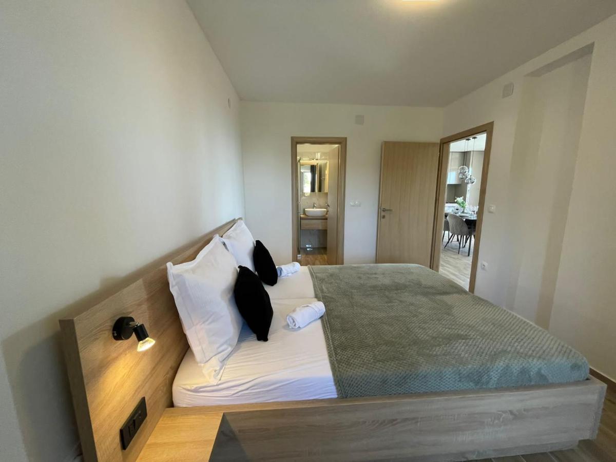 Apartmani Starigrad Paklenica - Danijel 외부 사진