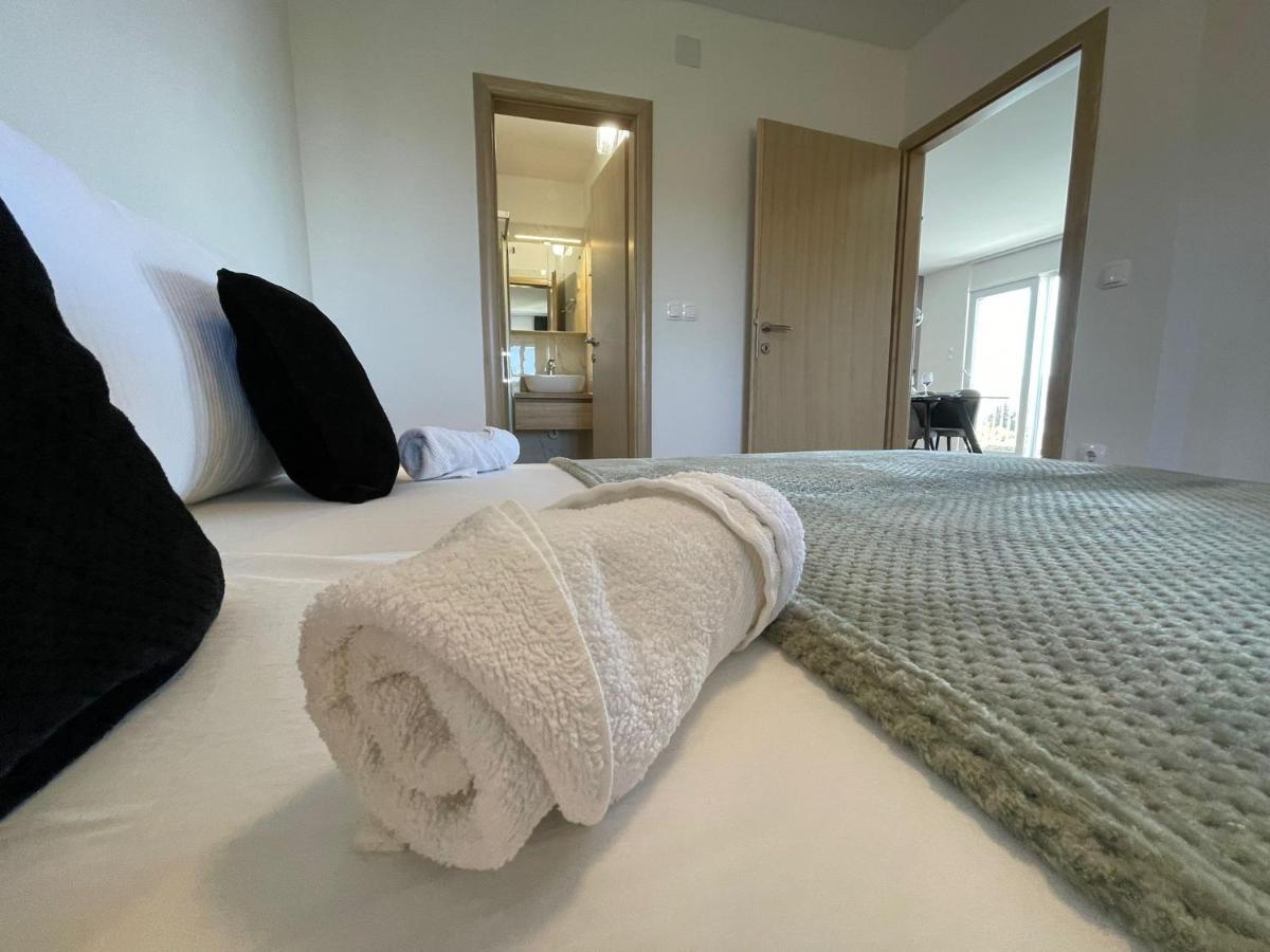 Apartmani Starigrad Paklenica - Danijel 외부 사진
